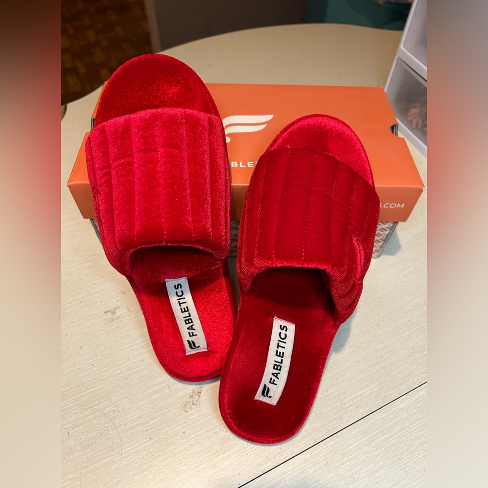 Fabletics Red Shoes - Picture 4 of 8